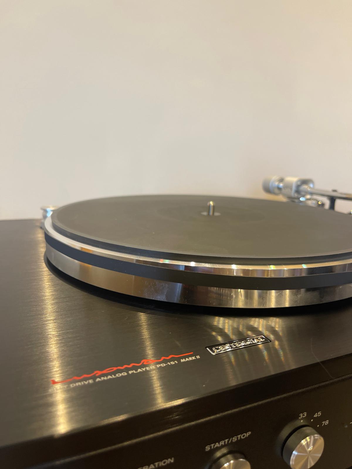 Clearance: Customer Return Luxman PD-151 MKII Turntable (Gloss Black)