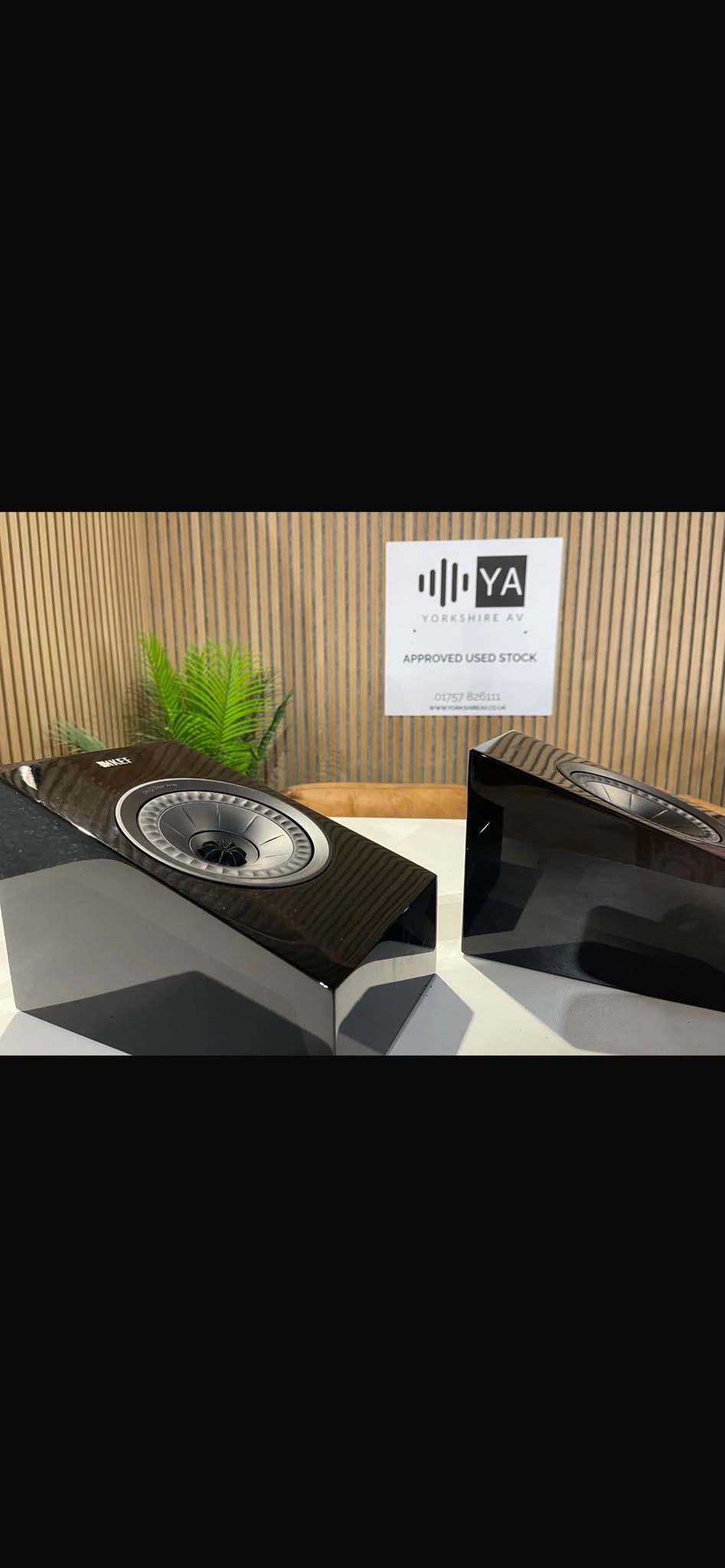 Clearance: Part-Exchange KEF META R8 ATMOS Speakers (Gloss Black)