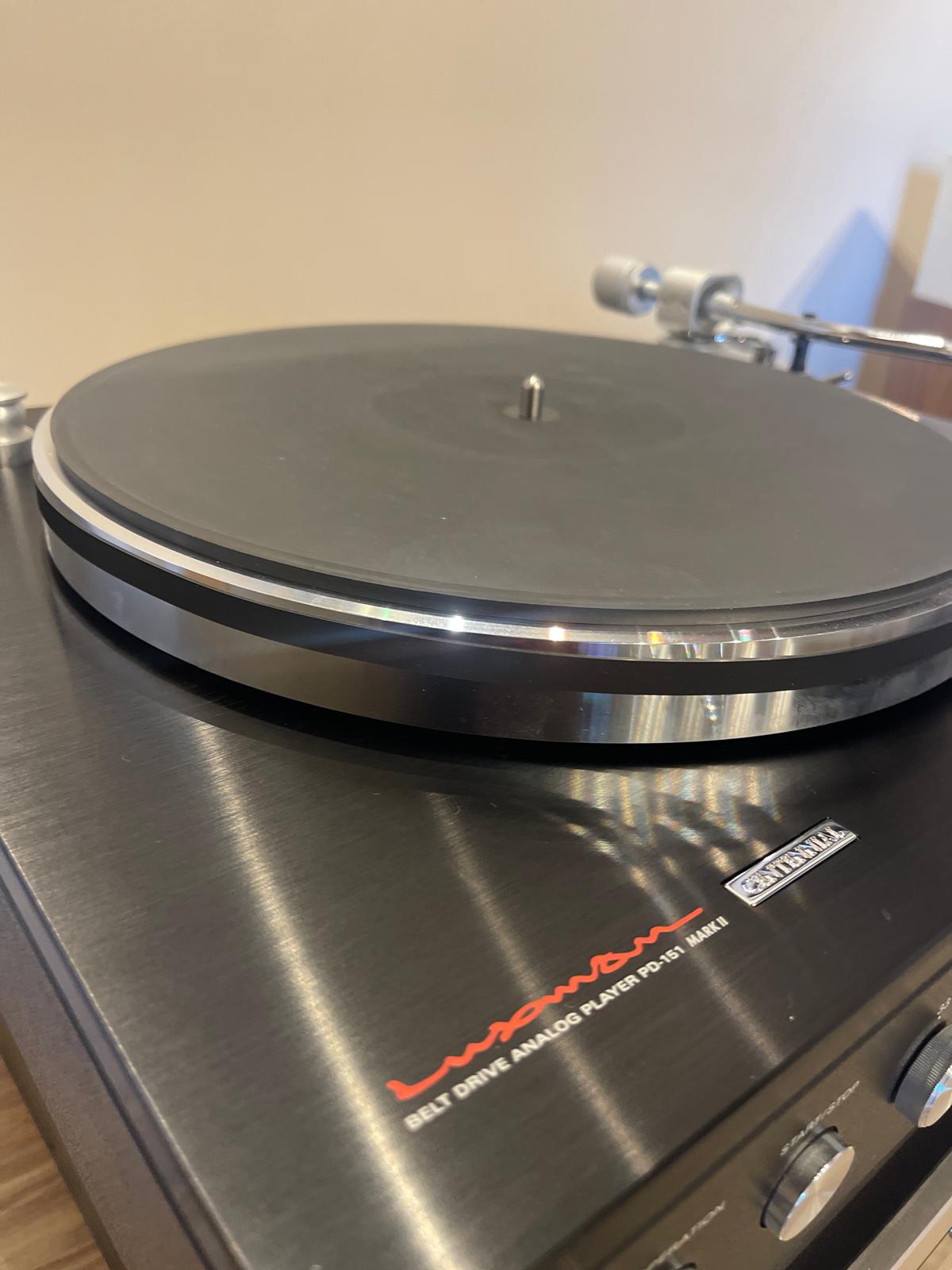 Clearance: Customer Return Luxman PD-151 MKII Turntable (Gloss Black)