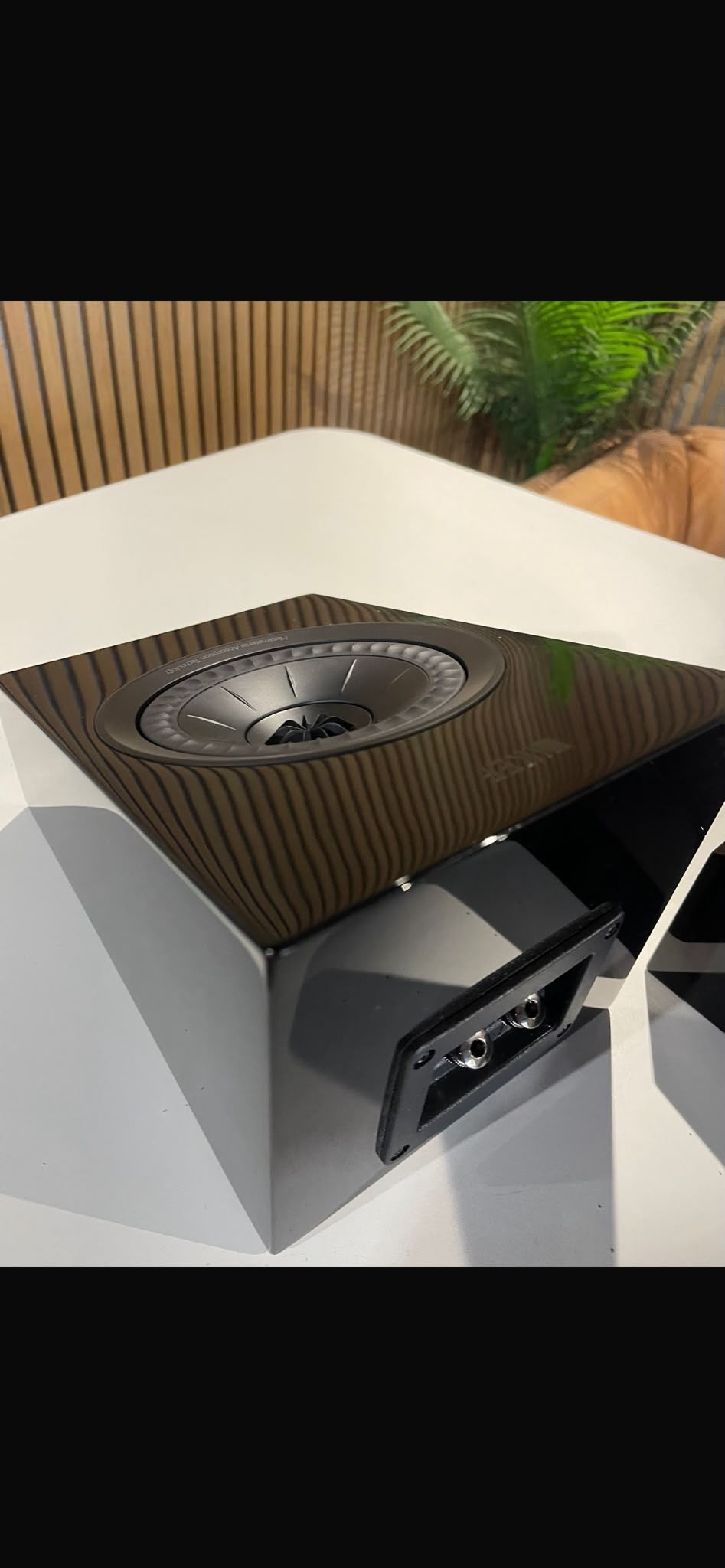 Clearance: Part-Exchange KEF META R8 ATMOS Speakers (Gloss Black)