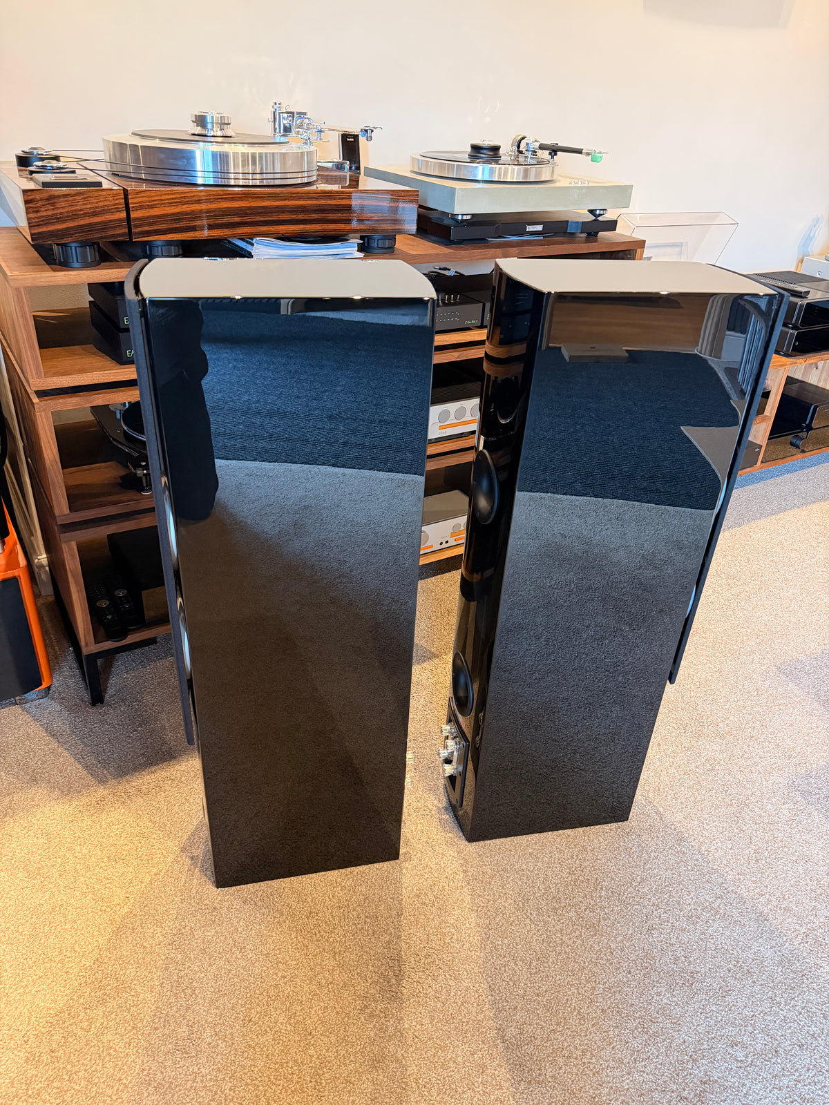 Clearance: Part-Exchange DALI Rubicon 6 (Gloss Black)