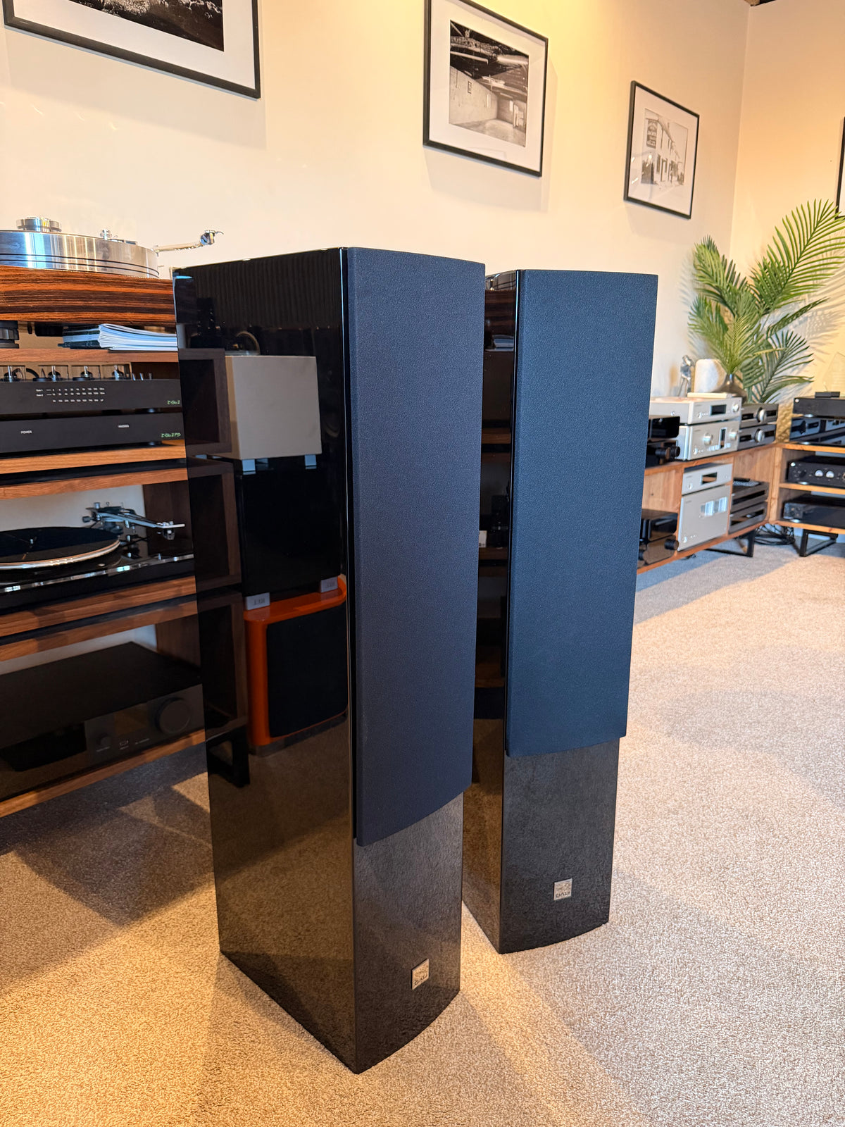 Clearance: Part-Exchange DALI Rubicon 6 (Gloss Black)