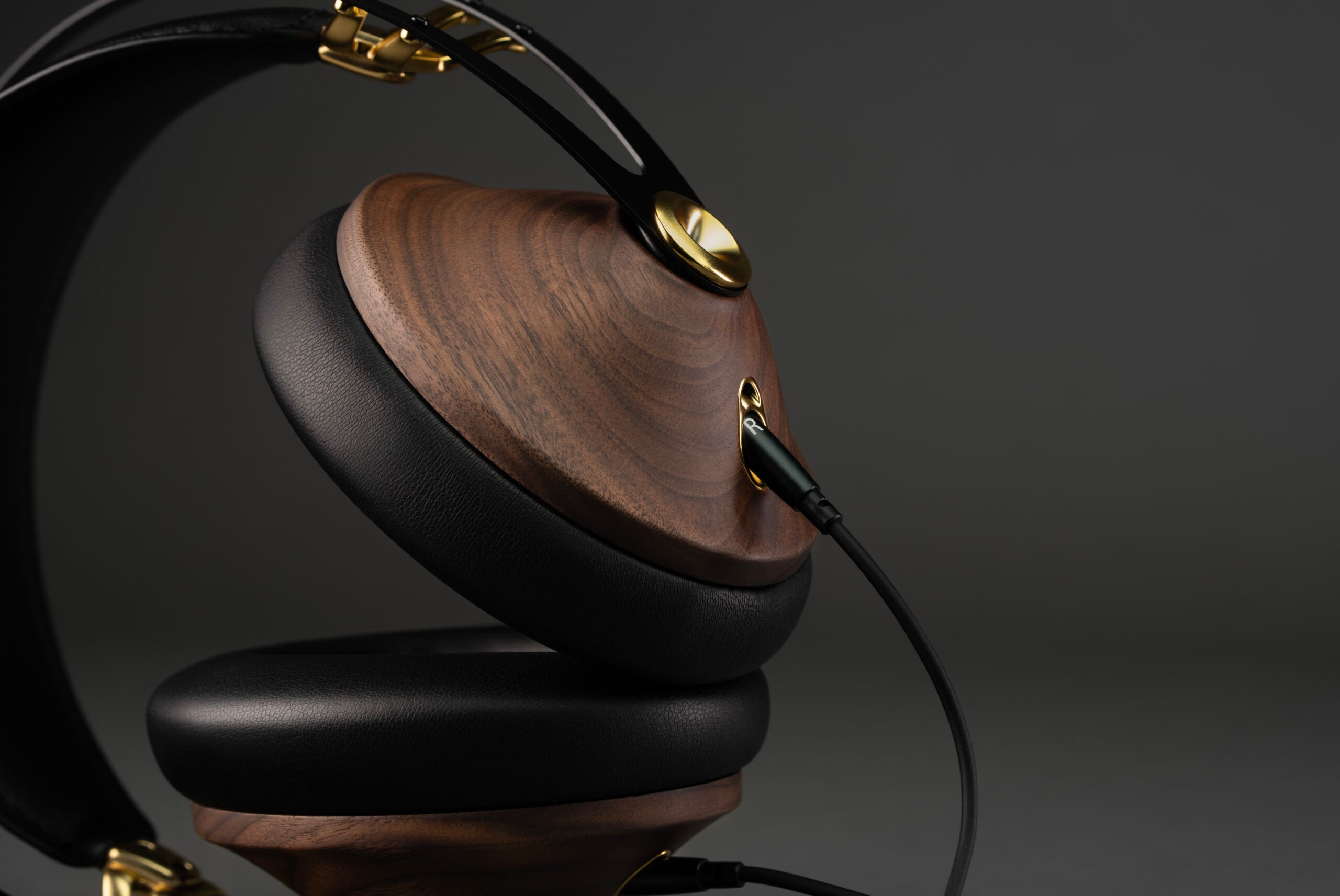 MEZE 99 Classic V2 Closed Back Headphone - Walnut & Gold