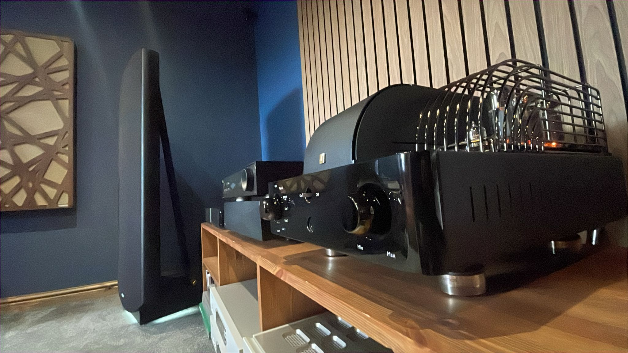 Clearance: Ex-Display Unison Research S6 Black Edition Valve Amplifier