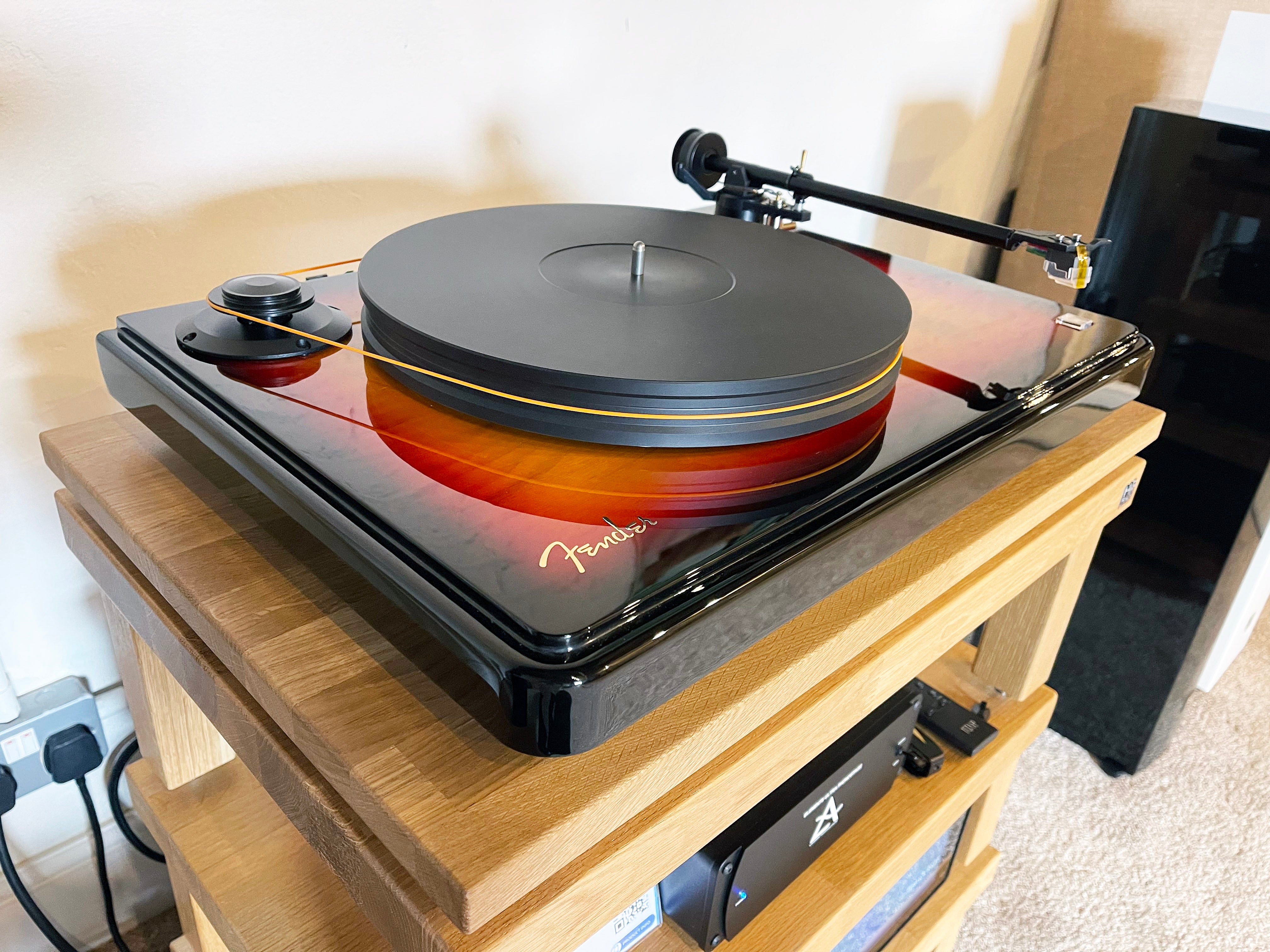 Fender x MoFi PrecisionDeck turntable - in pictures