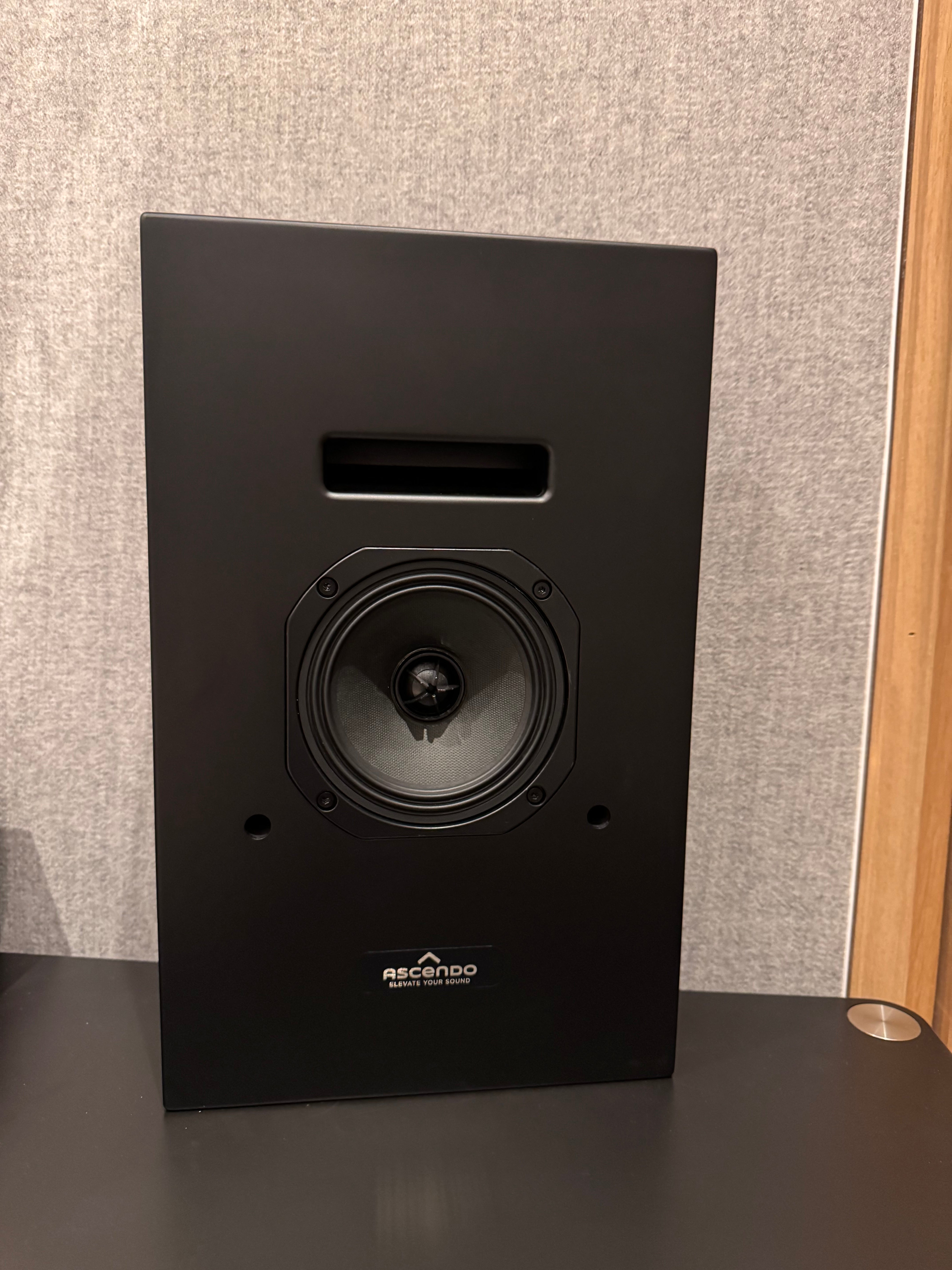 Clearance: Ascendo The 5 Passive On-Wall Loudspeaker