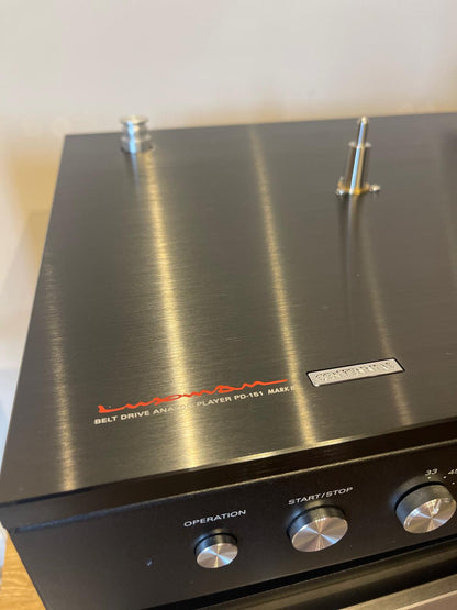 Clearance: Customer Return Luxman PD-151 MKII Turntable (Gloss Black)