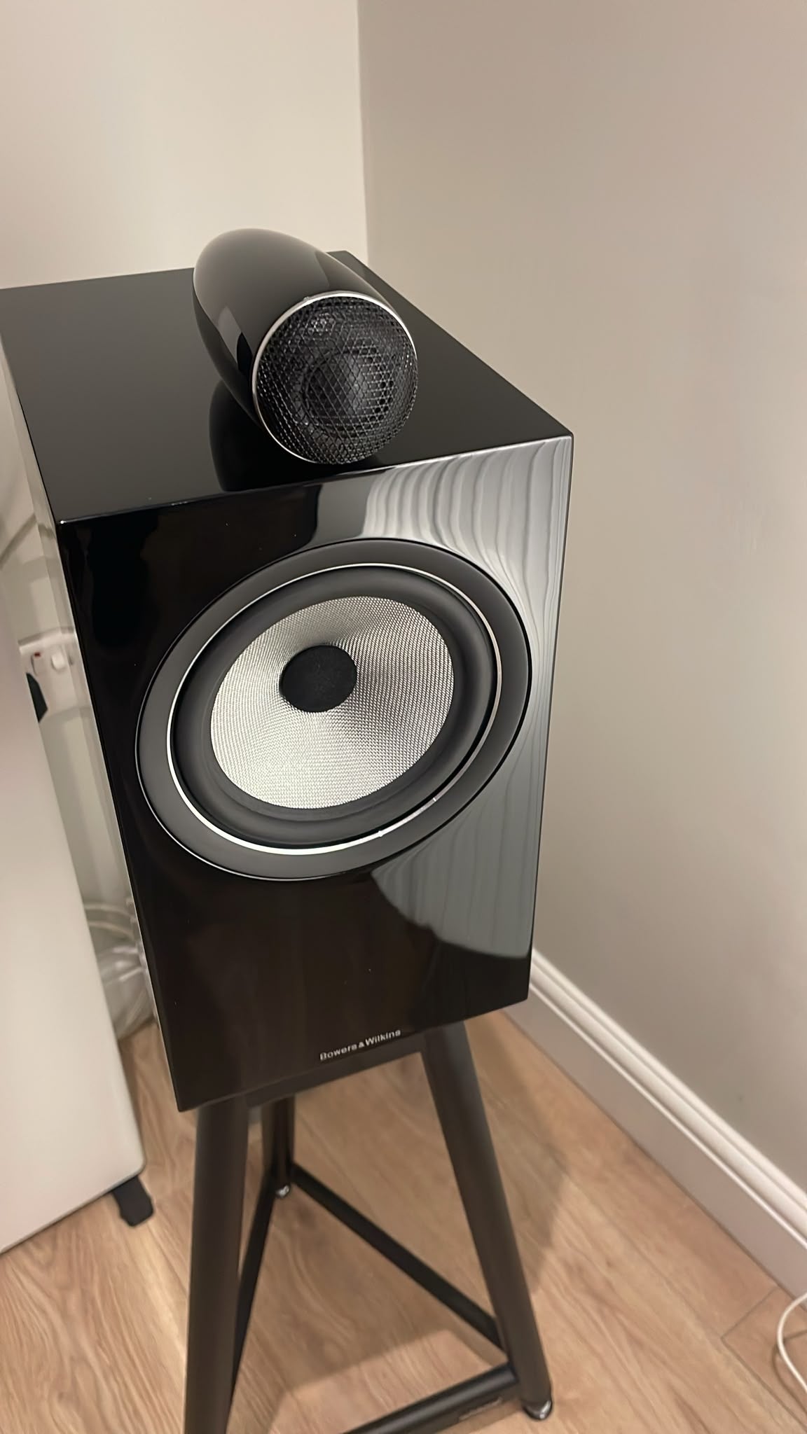 Clearance: B&W 705S2 Black Gloss Standmount Speakers
