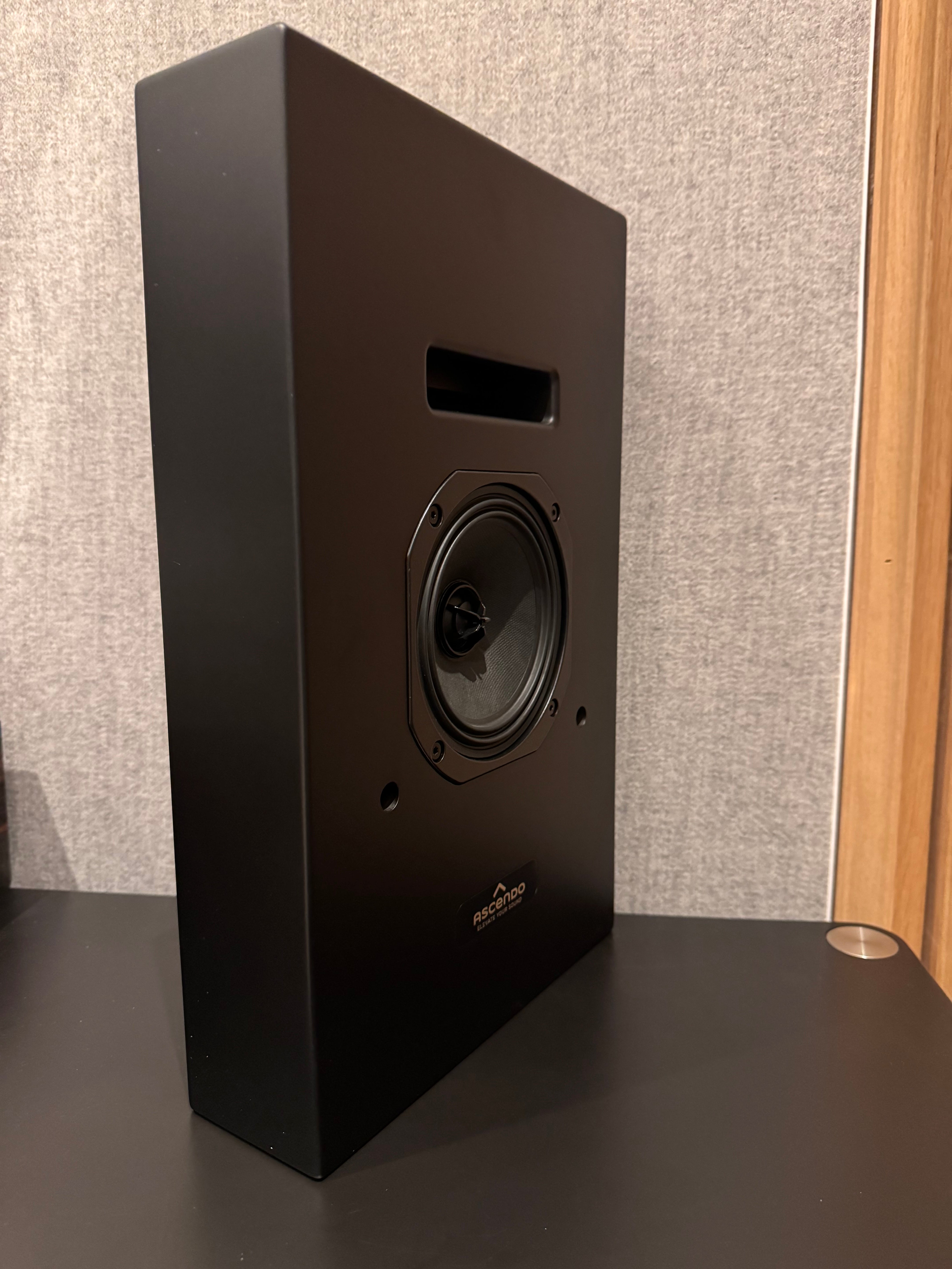 Clearance: Ascendo The 5 Passive On-Wall Loudspeaker