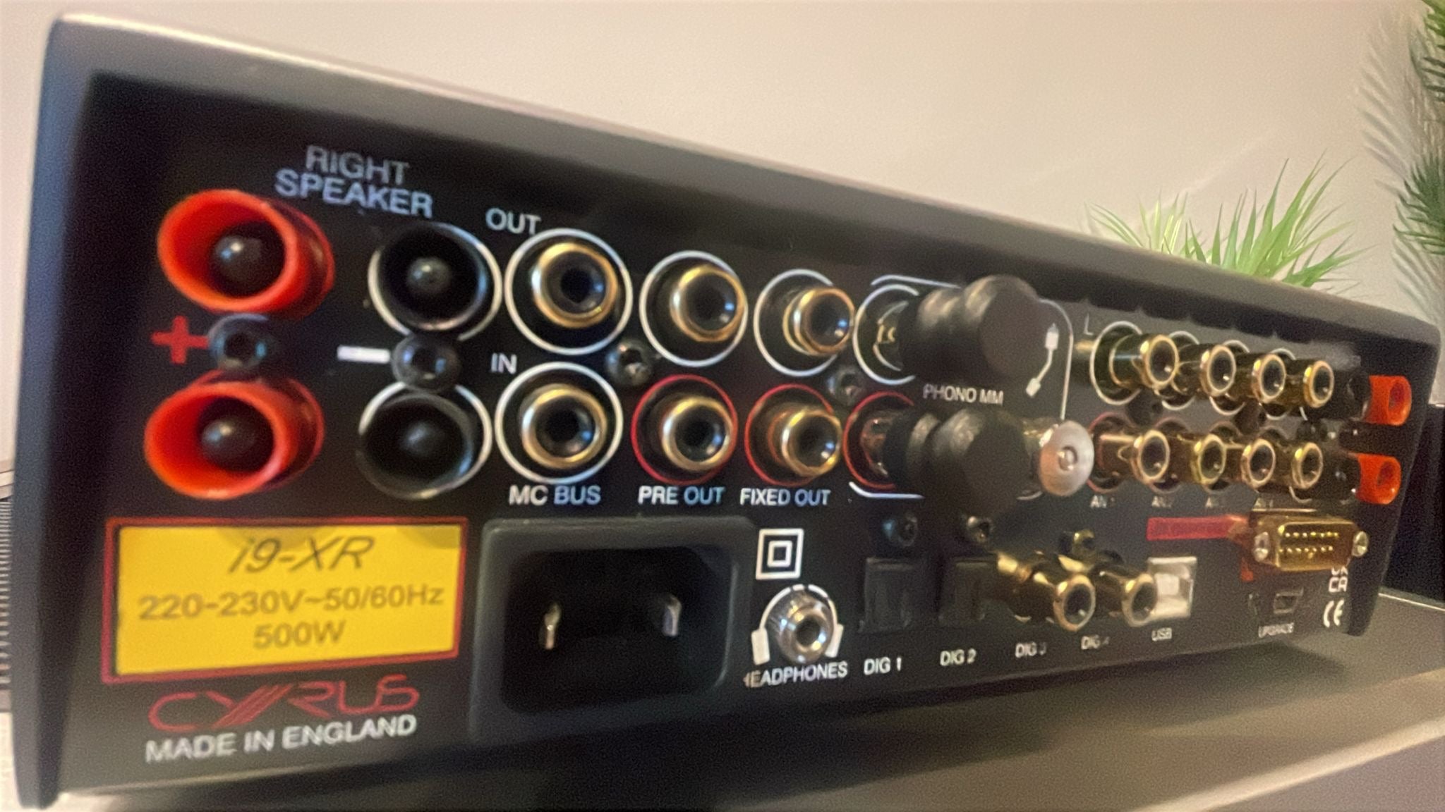 Clearance: Cyrus i9-XR Black Amplifier