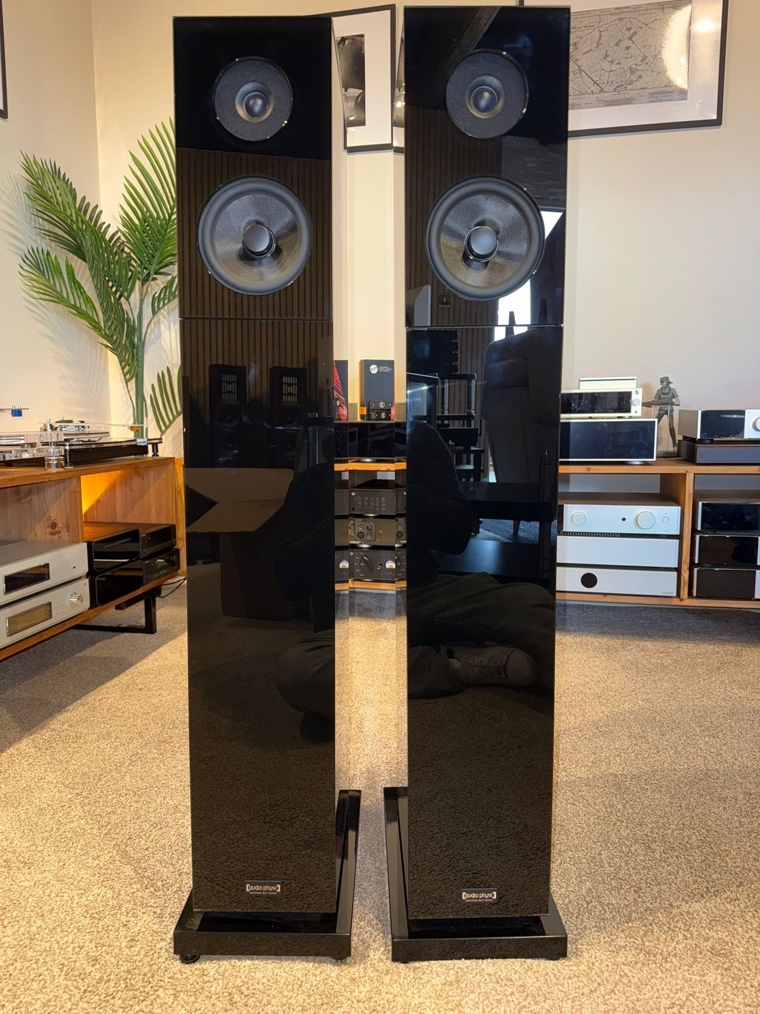 Clearance: Ex-Demo Audio Physic Classic 25 (Black Glass)