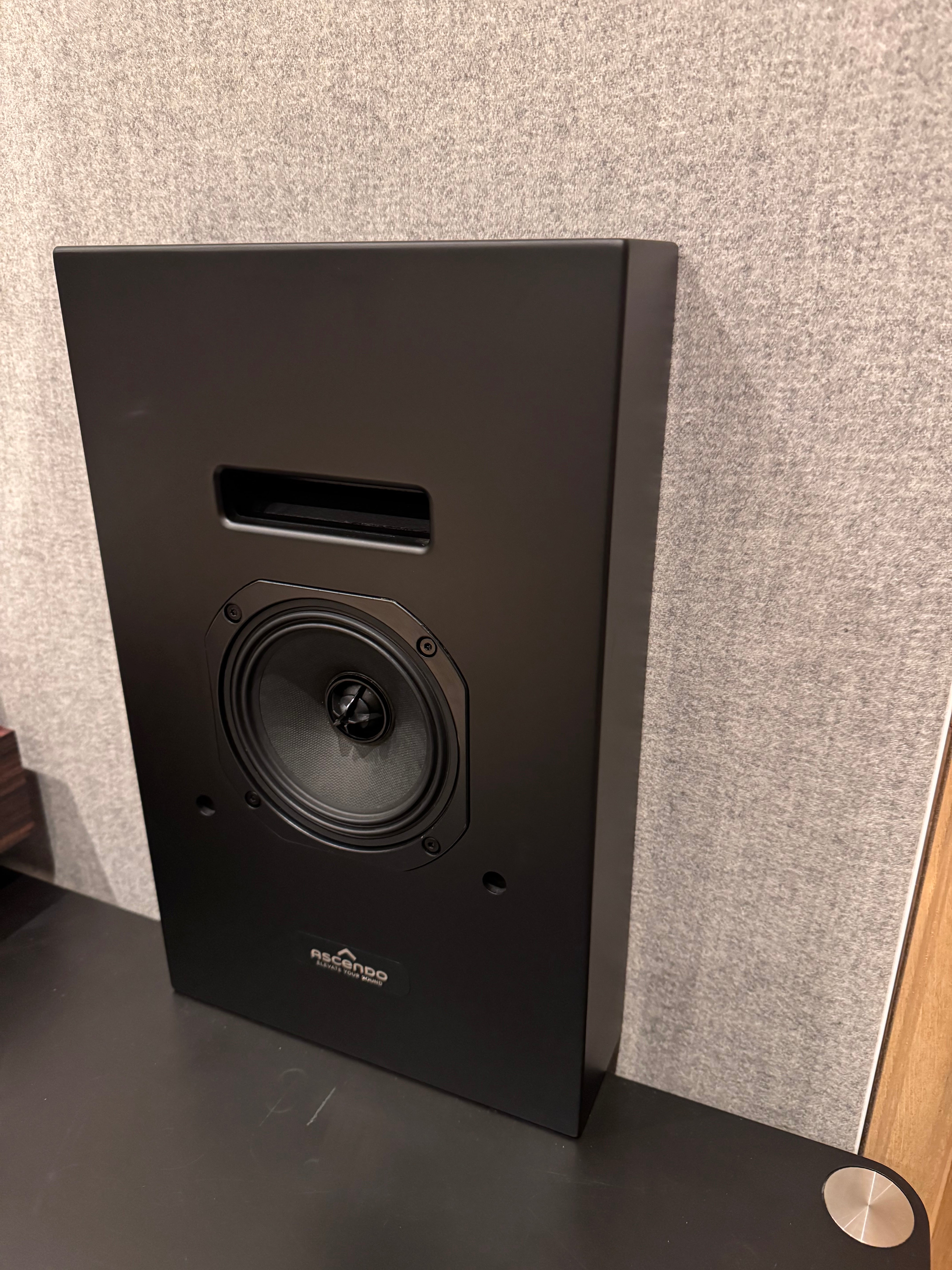 Clearance: Ascendo The 5 Passive On-Wall Loudspeaker