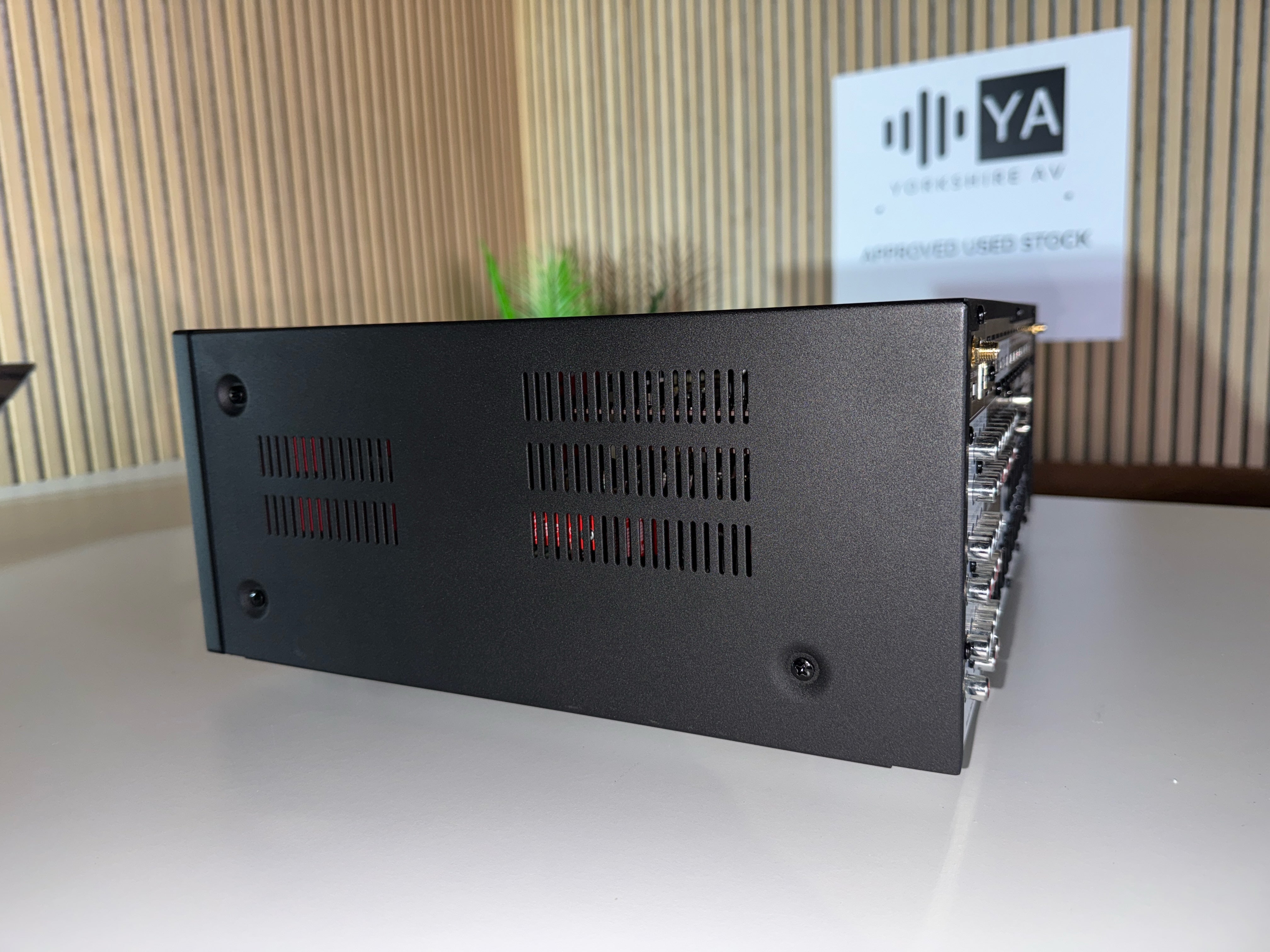 Clearance: Anthem AVM 70 4K 15.2 AV Pre-Amp/Processor