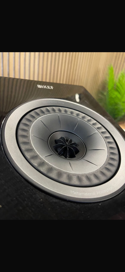 Clearance: Part-Exchange KEF META R8 ATMOS Speakers (Gloss Black)