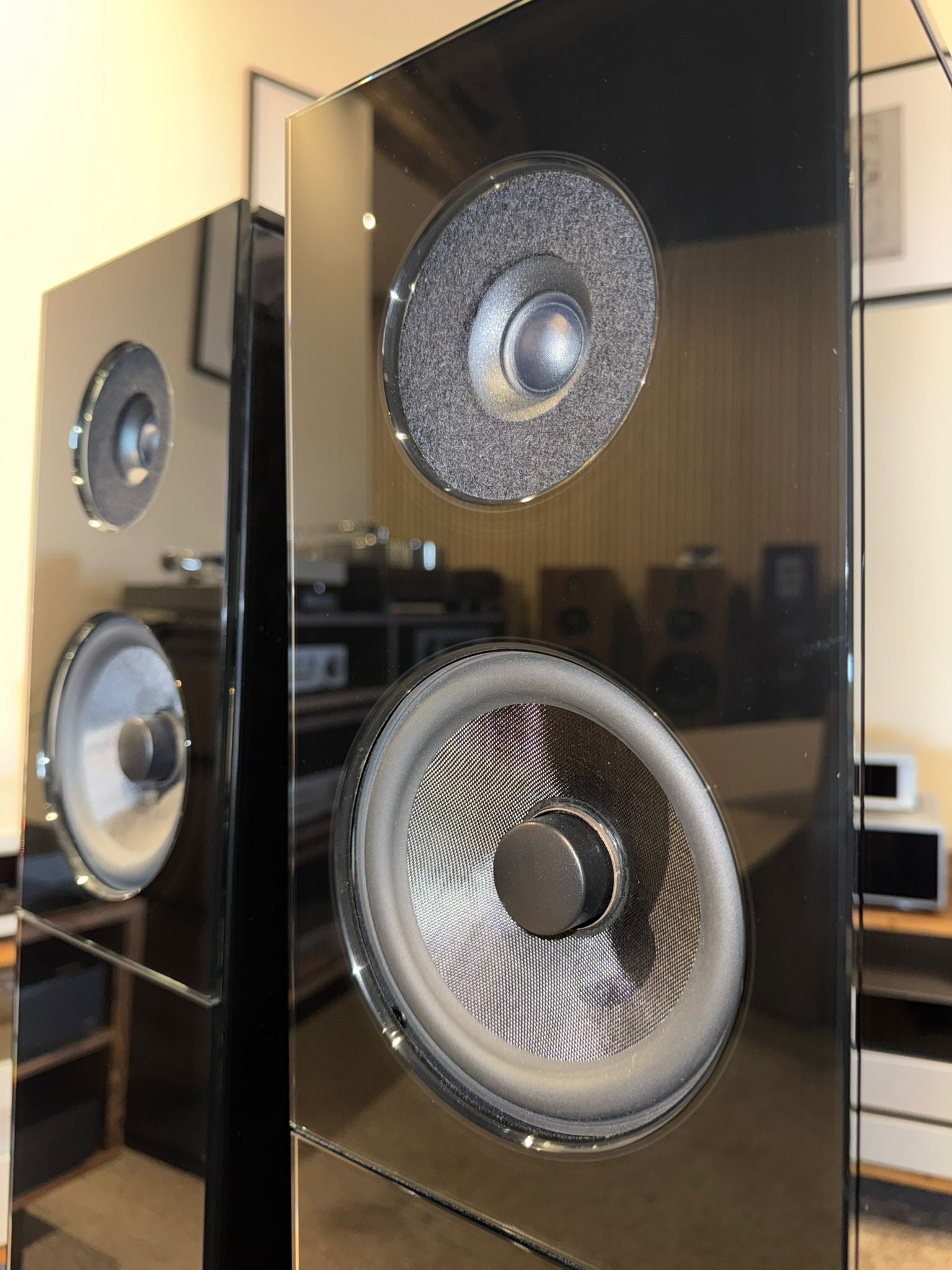 Clearance: Ex-Demo Audio Physic Classic 25 (Black Glass)