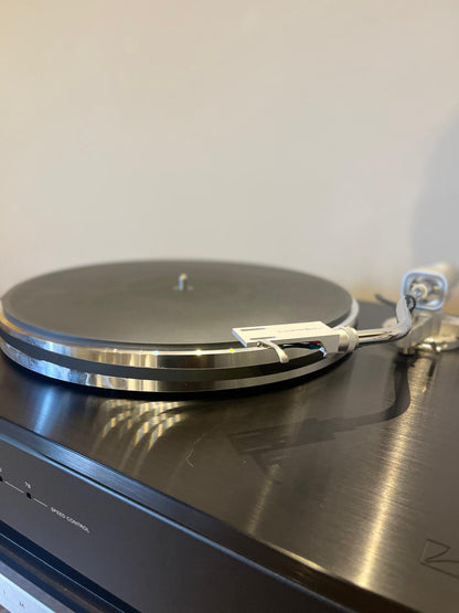 Clearance: Customer Return Luxman PD-151 MKII Turntable (Gloss Black)
