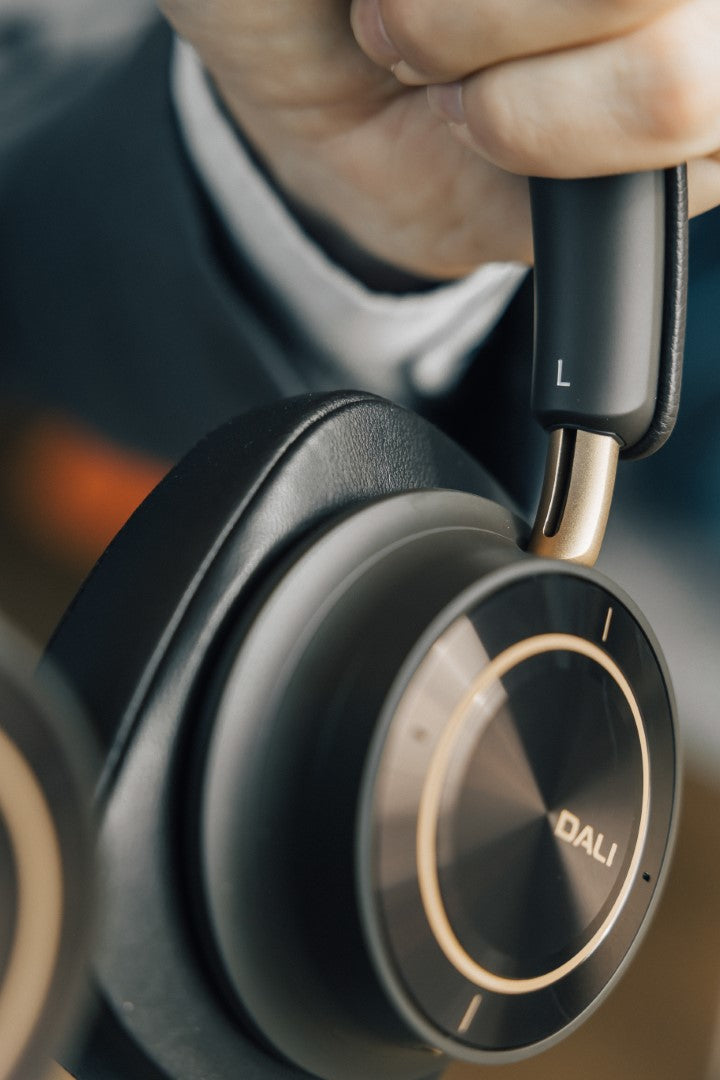 DALI IO-12 Wireless Headphones with SMC