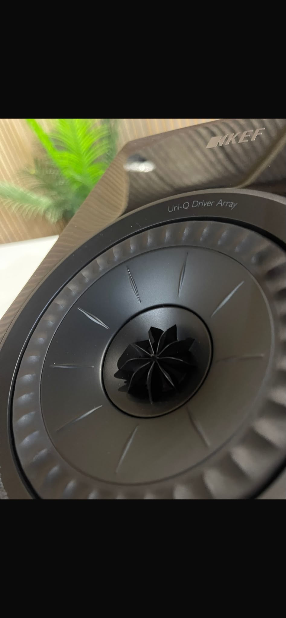 Clearance: Part-Exchange KEF META R8 ATMOS Speakers (Gloss Black)