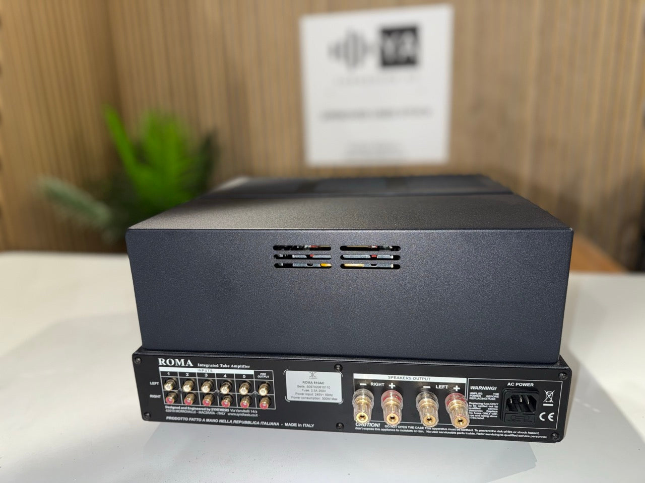 Clearance: Ex-Demo Synthesis Roma 510 AC Valve Integrated Amplifier (Black)