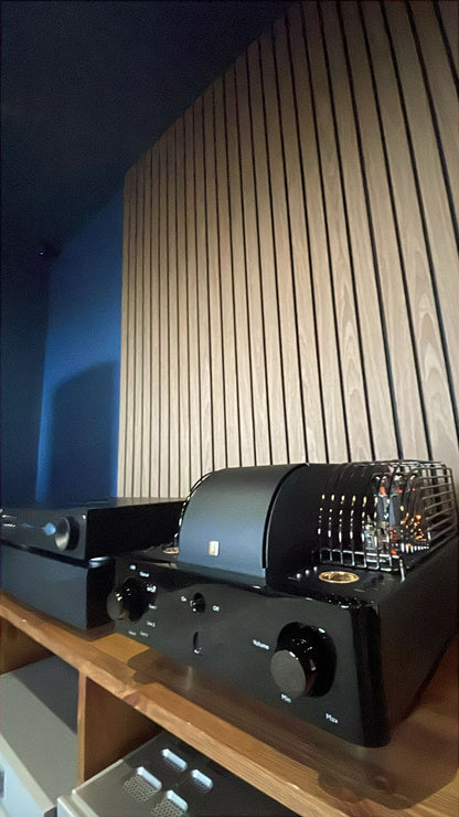 Clearance: Ex-Display Unison Research S6 Black Edition Valve Amplifier