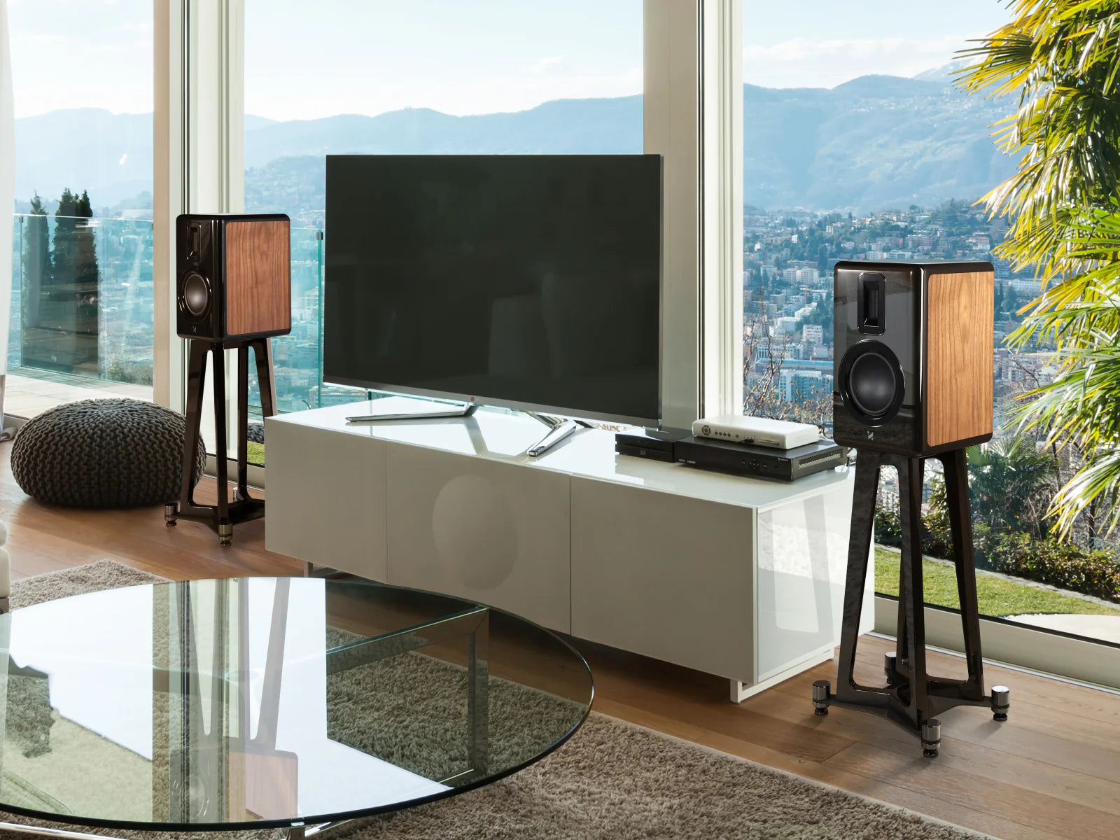 Quad REVELA 1 Speakers with Stands