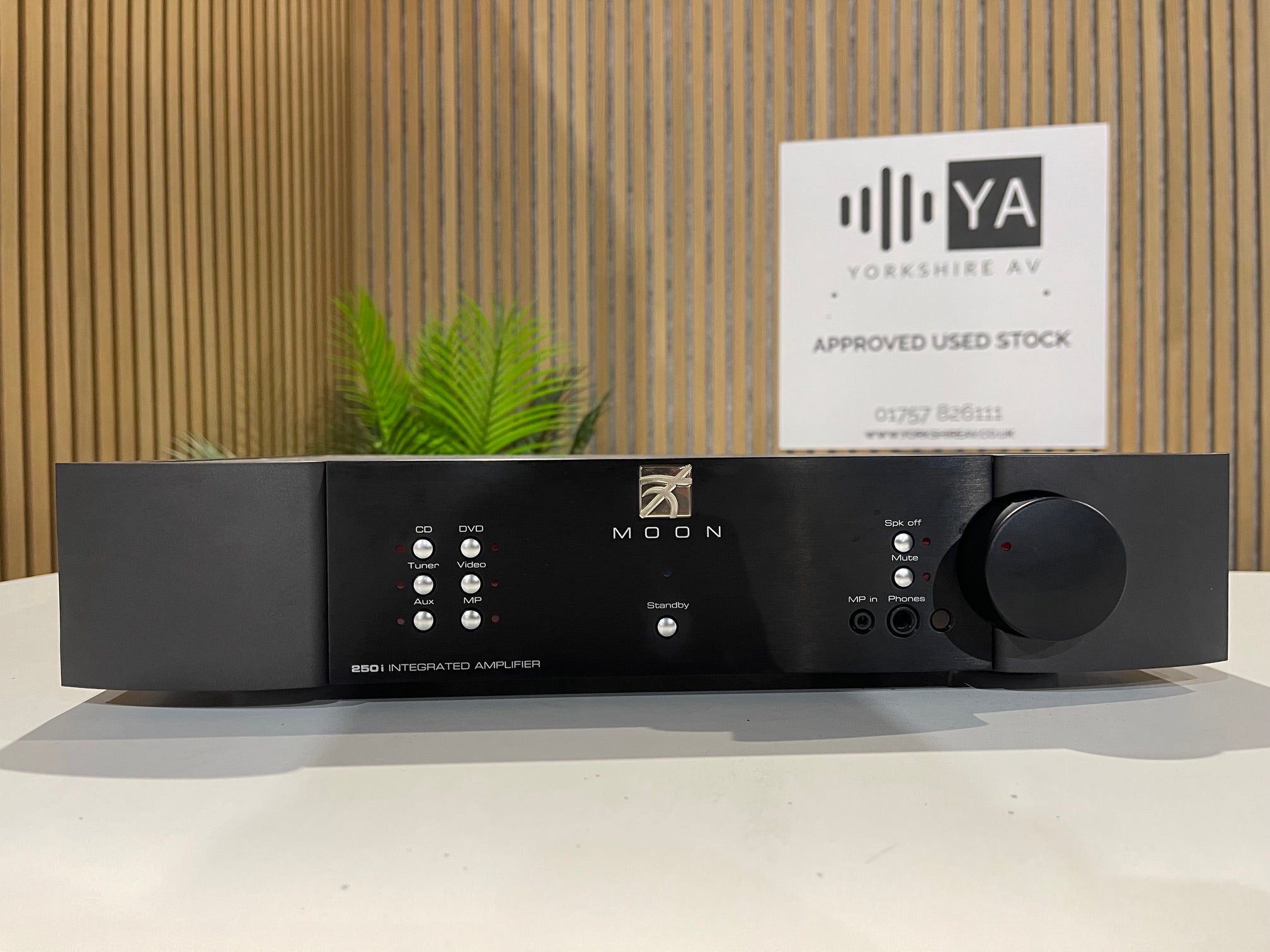 Clearance: PX Moon by Sim Audio 250i v2 Integrated Amplifier