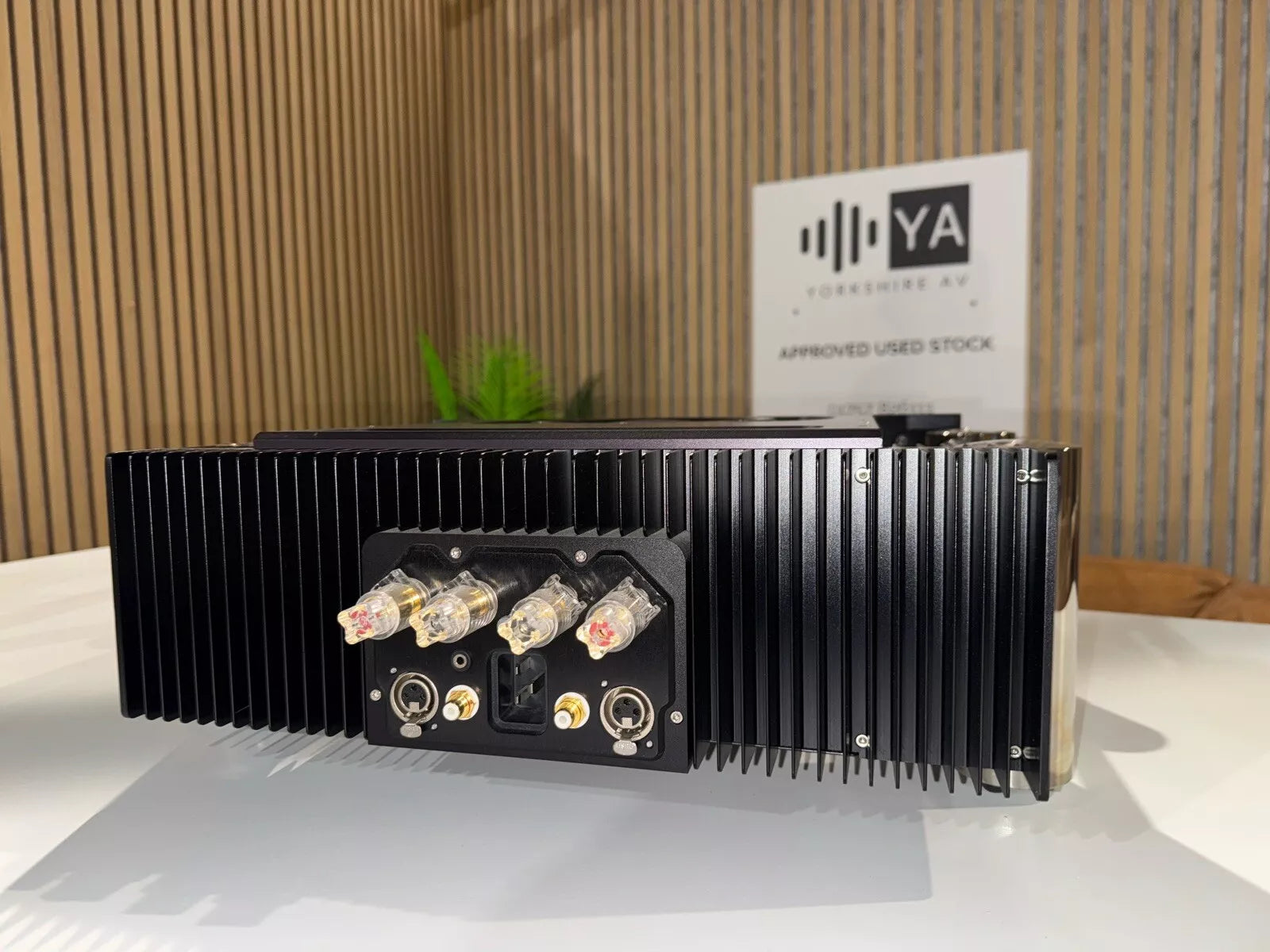 Chord Ultima 6 Power Amplifier (Black)